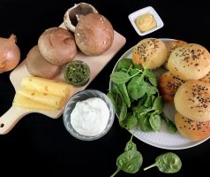 PortoBello burger s pestem z medvědího česneku