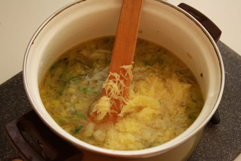 Krémová zeleninová polévka se zastřeným vejcem