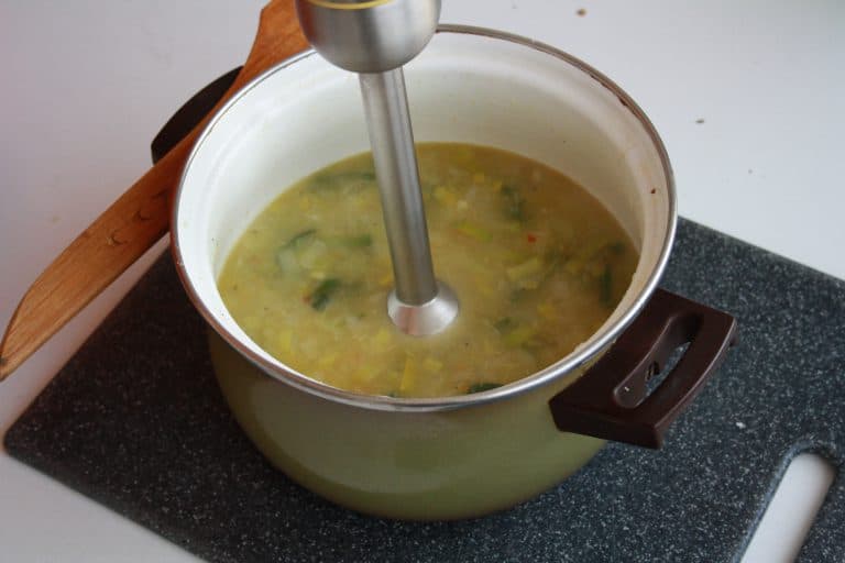 Krémová zeleninová polévka se zastřeným vejcem