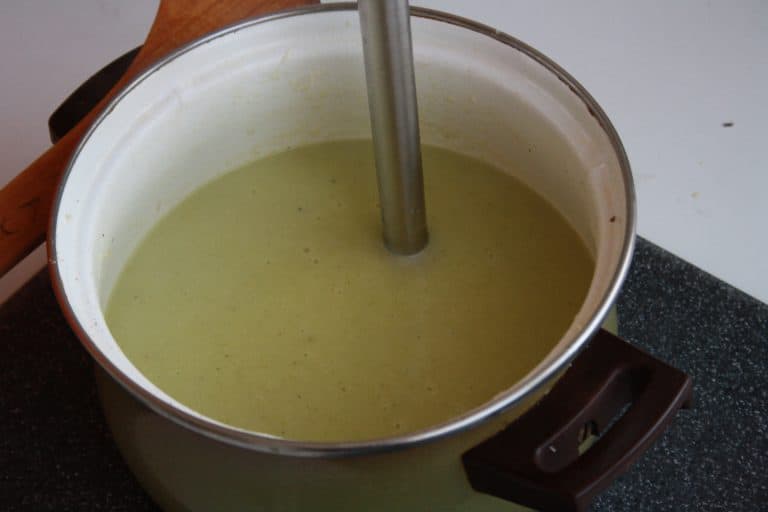 Krémová zeleninová polévka se zastřeným vejcem