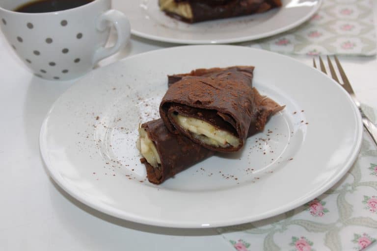 Čokoládové palačinky s jablky a banány