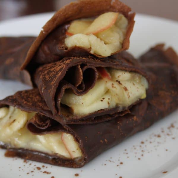 Čokoládové palačinky plněné jablky a banány
