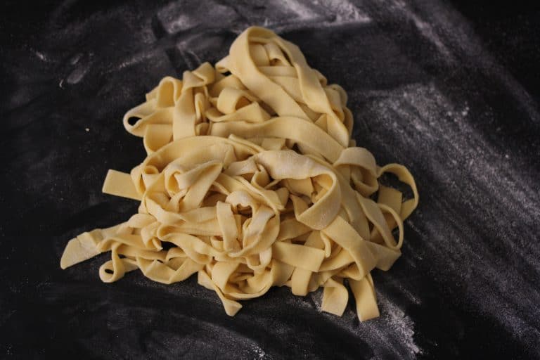 Čerstvé domácí těstoviny s pórkovým pestem