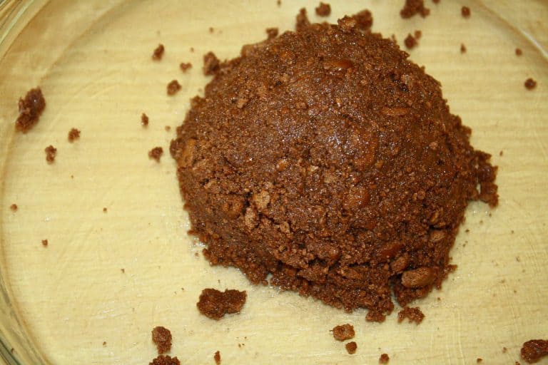 Dortík z jahodového sorbetu a limetové pěny