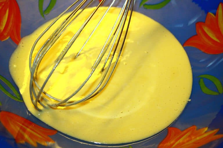 Dortík z jahodového sorbetu a limetové pěny