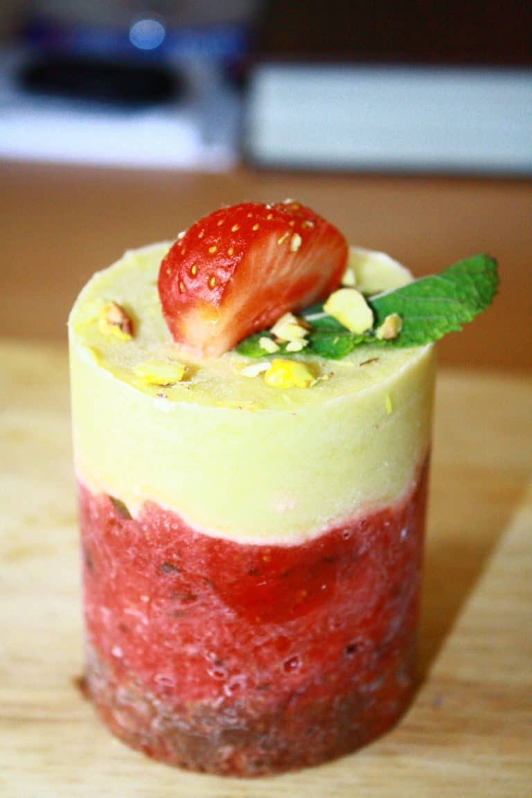 Dortík z jahodového sorbetu a limetové pěny