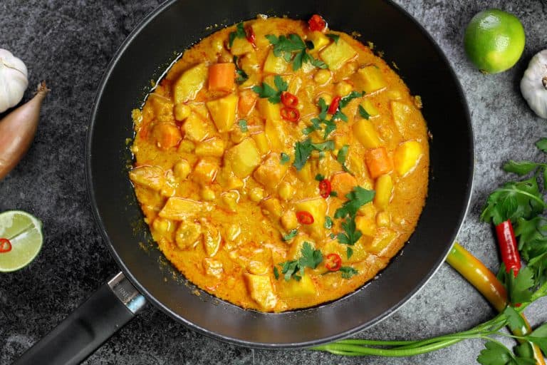 Dýňové curry s cizrnou a kokosovým mlékem