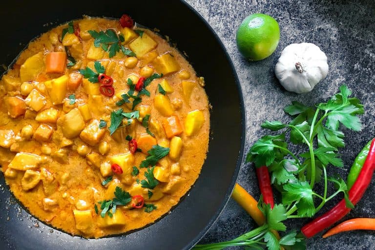 Dýňové curry s cizrnou a kokosovým mlékem