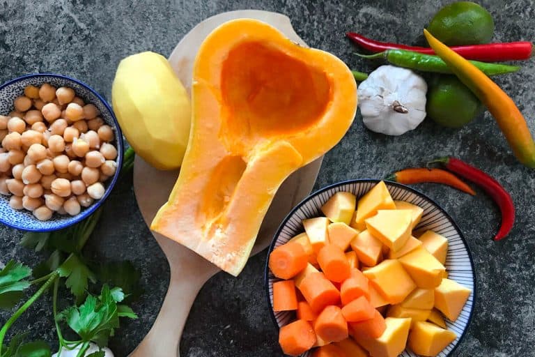 Dýňové curry s cizrnou a kokosovým mlékem