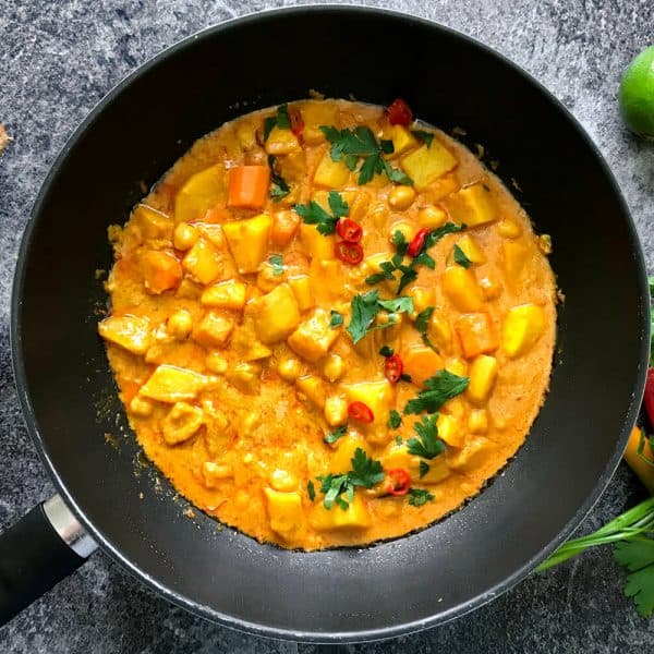 Dýňové curry s cizrnou a kokosovým mlékem