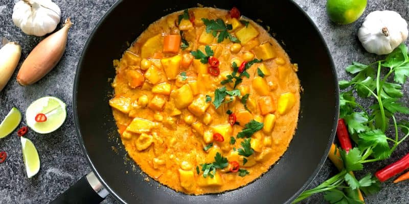 Dýňové curry s cizrnou a kokosovým mlékem