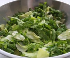 Rukolový salát s černým jeřábem