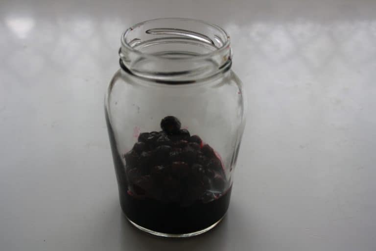 Rukolový salát s černým jeřábem