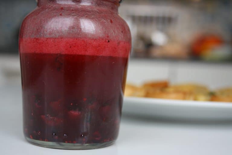 Rukolový salát s černým jeřábem