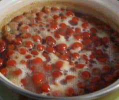 Šípková marmeláda s hřebíčkem