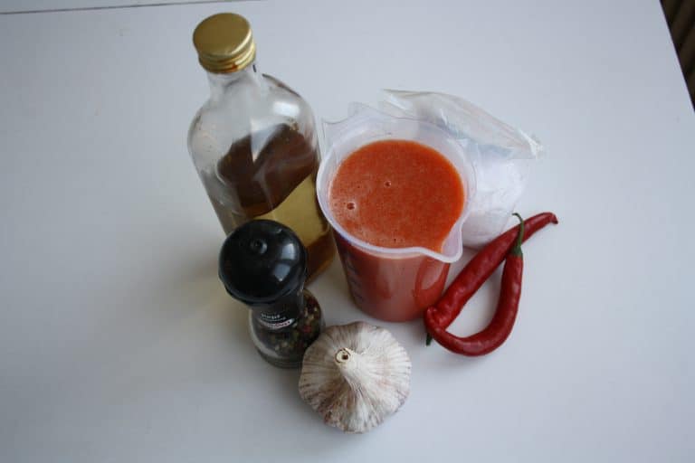 Šípková sweet&sour omáčka s chilli a česnekem