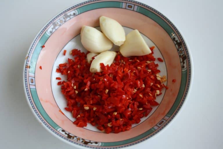 Šípková sweet&sour omáčka s chilli a česnekem