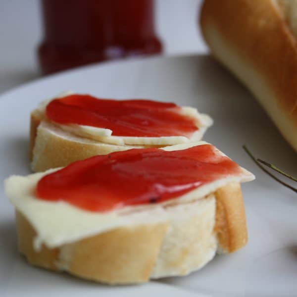 Marmeláda z hlohu se solí a pepřem