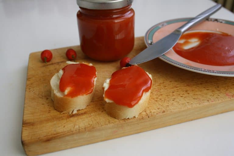 Šípková marmeláda s hřebíčkem