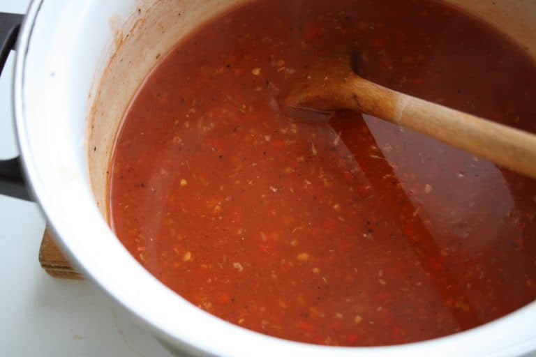 Šípková sweet&sour omáčka s chilli a česnekem