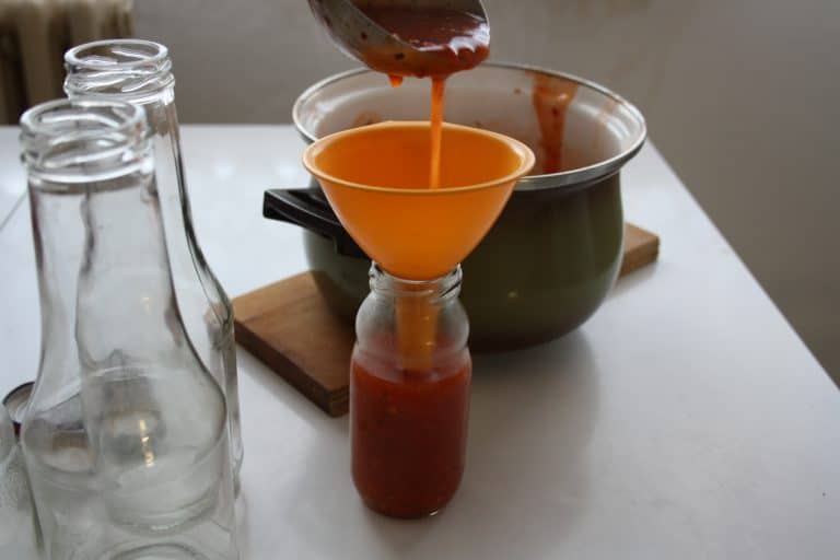 Šípková sweet&sour omáčka s chilli a česnekem