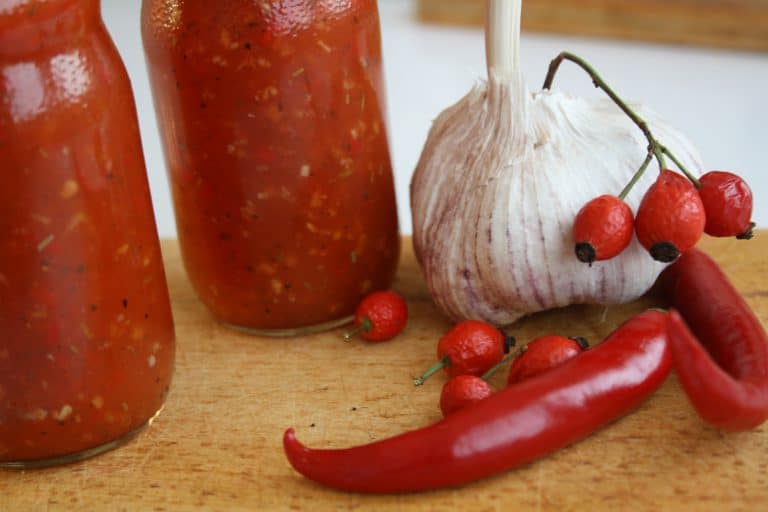 Šípková sweet&sour omáčka s chilli a česnekem