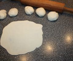 Placky čapátí s česnekovým olejem