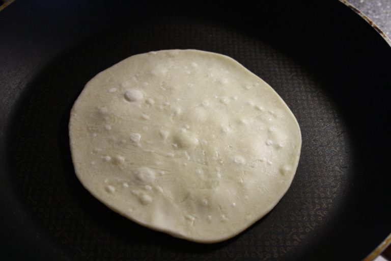 Placky čapátí s česnekovým olejem