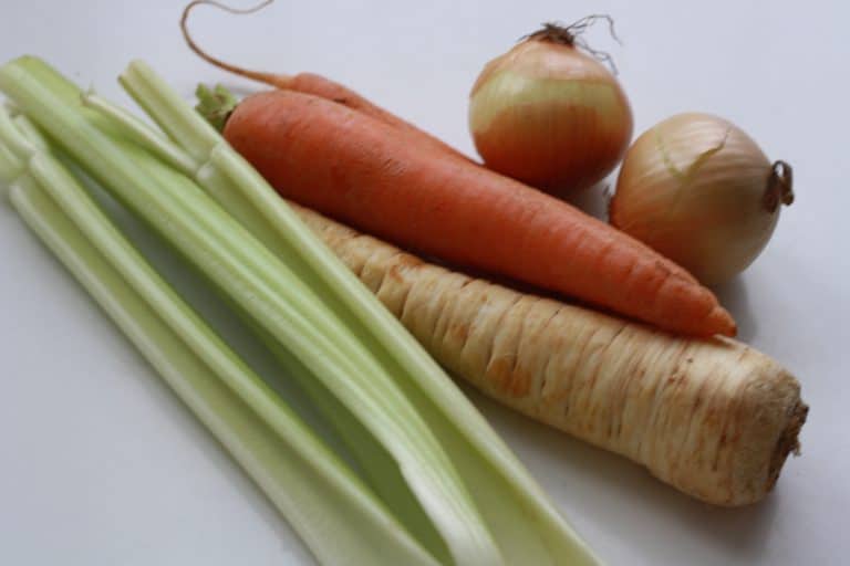 Zeleninová polévka s řapíkatým celerem