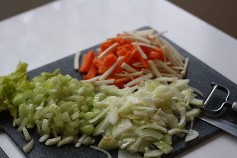 Zeleninová polévka s řapíkatým celerem