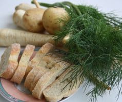 Petrželová polévka s koprem a medvědím česnekem