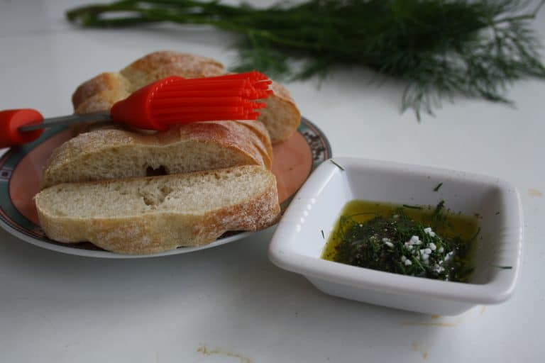 Petrželová polévka s koprem a medvědím česnekem