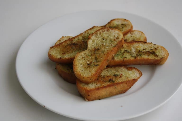 Petrželová polévka s koprem a medvědím česnekem