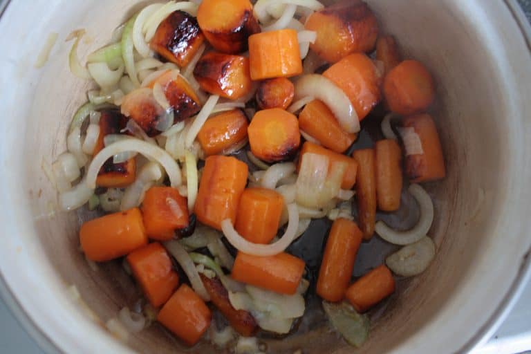 Marocká mrkvová polévka s kokosovou pěnou