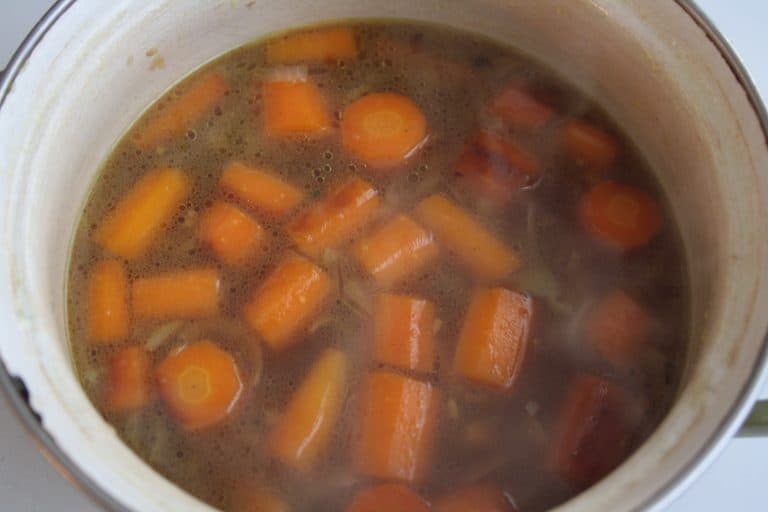 Marocká mrkvová polévka s kokosovou pěnou