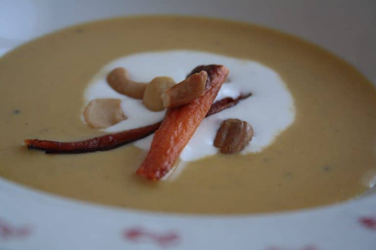 Marocká mrkvová polévka s kokosovou pěnou