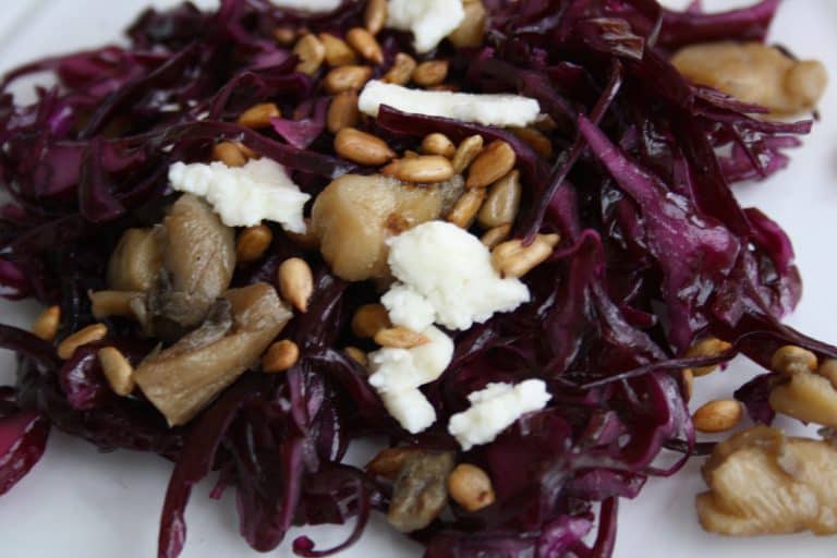 Zelný salát s hlívou a bryndzou