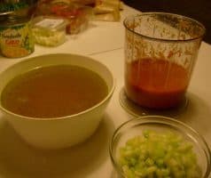 Tomatová polévka s řapíkatým celerem