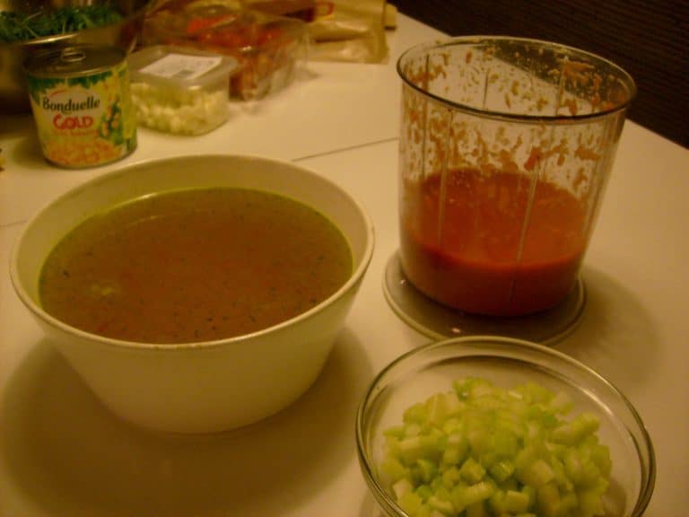 Tomatová polévka s řapíkatým celerem