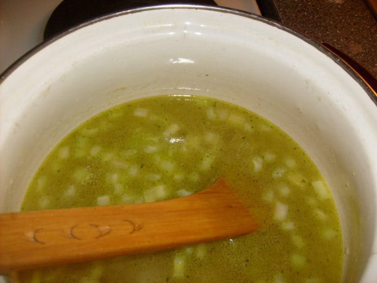 Tomatová polévka s řapíkatým celerem