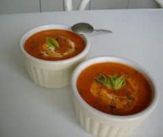 Tomatová polévka s řapíkatým celerem