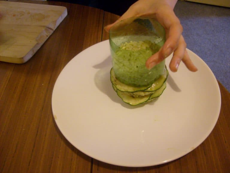 Rýžový timbál s pestem a cuketou