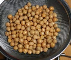 Pečená cizrna v kořeněné krustičce