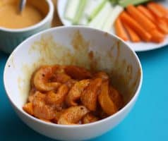 Kuřecí stripsy s dipem a zeleninou