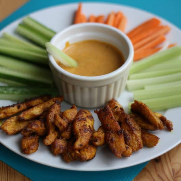 Kuřecí stripsy s dipem a zeleninou