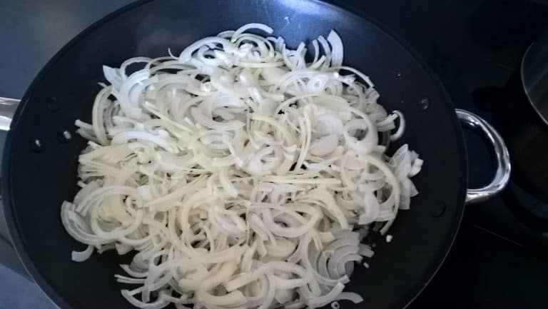 Rizoto s karamelizovanou cibulkou