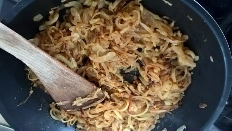 Rizoto s karamelizovanou cibulkou