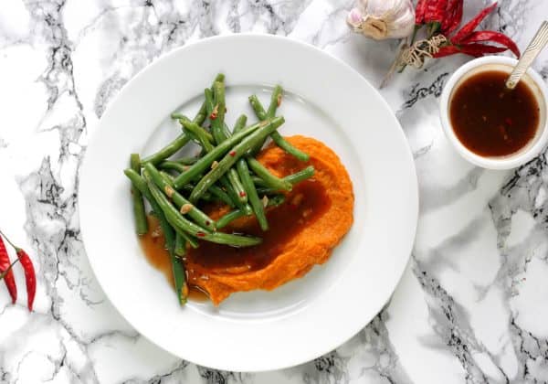 Batátové pyré s pomerančem a fazolkami