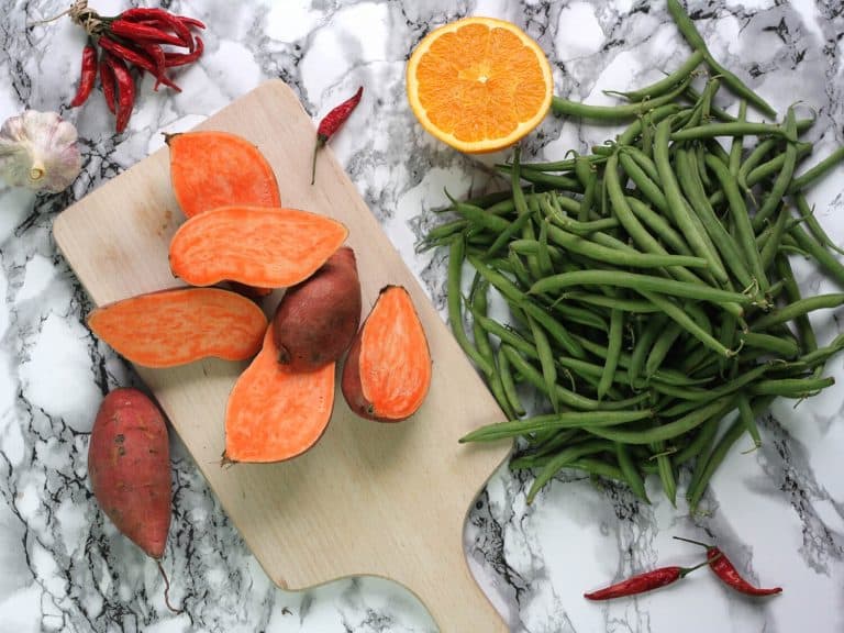 Batátové pyré s pomerančem a fazolkami