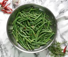 Batátové pyré s pomerančem a fazolkami